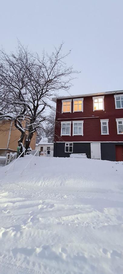 Ferienwohnung In The Heart Of Akureyri Exterior foto